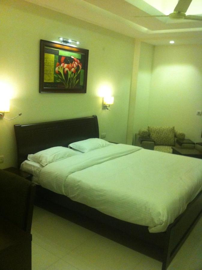 Nikko Blue - Boutique Hotel Gurgaon Exterior foto