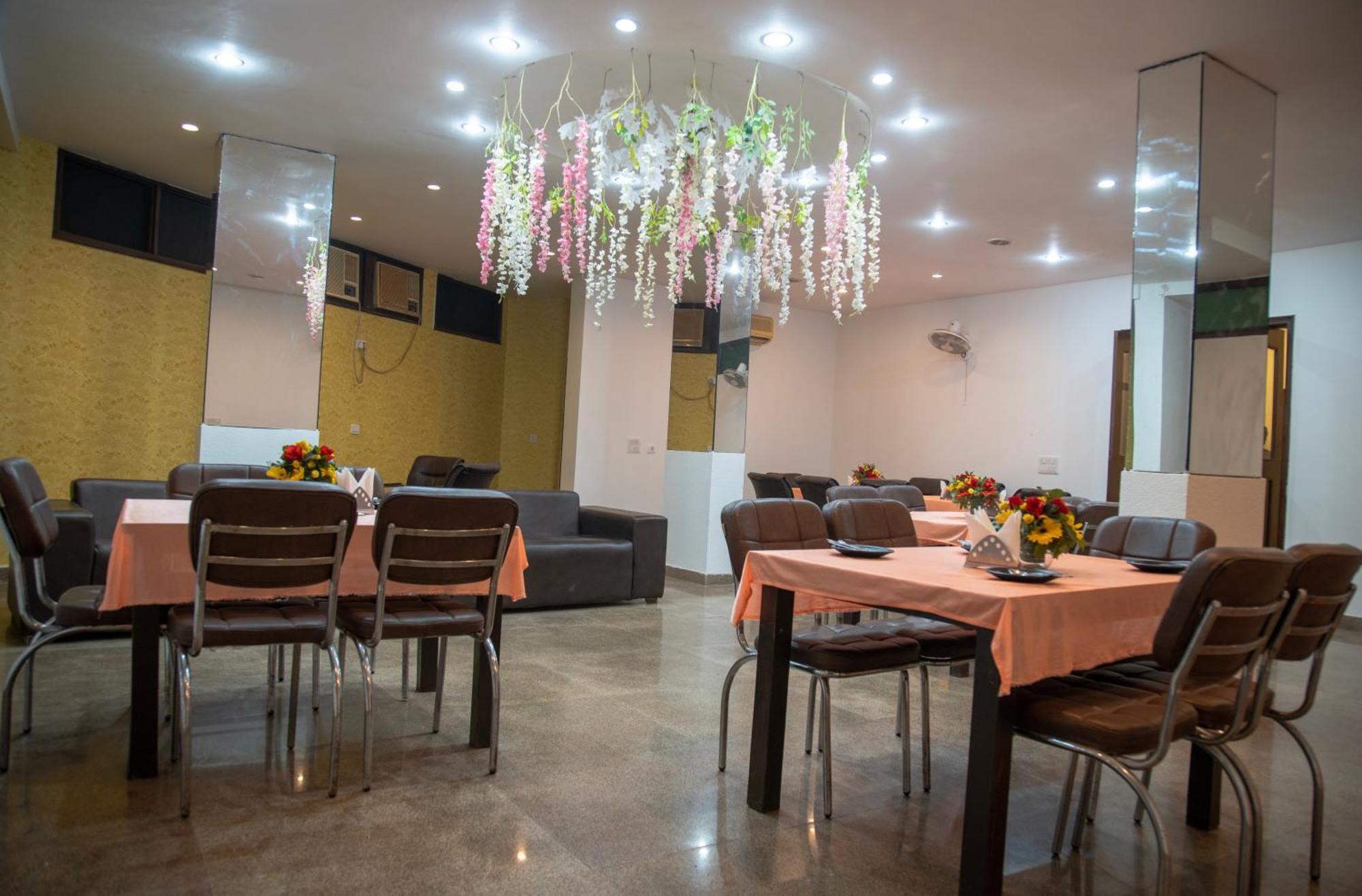 Nikko Blue - Boutique Hotel Gurgaon Exterior foto