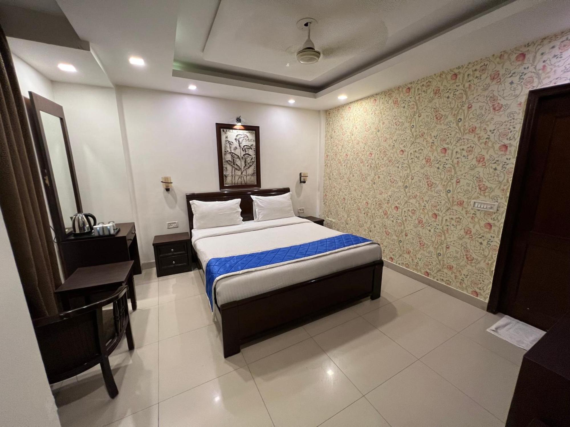 Nikko Blue - Boutique Hotel Gurgaon Exterior foto
