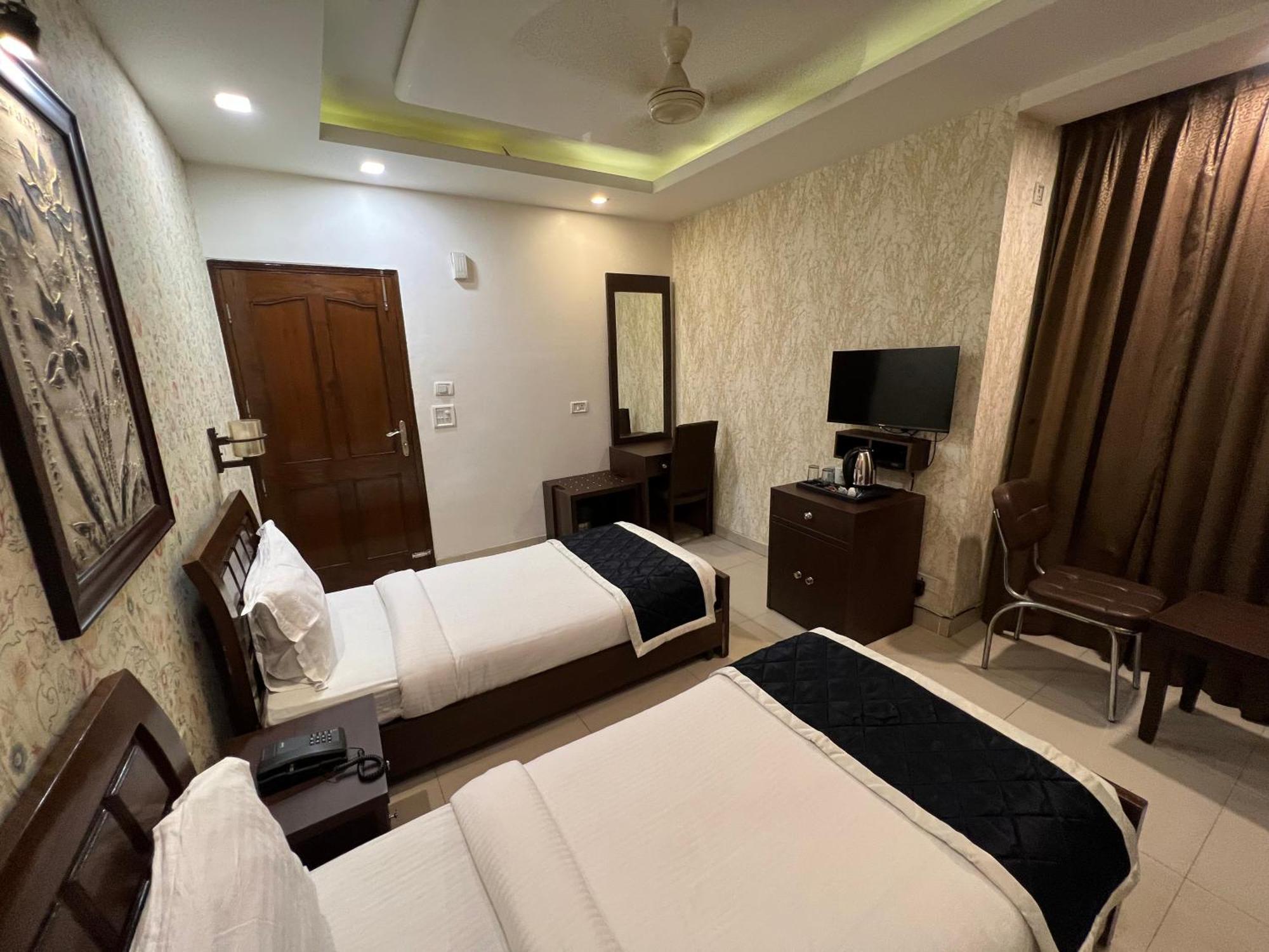 Nikko Blue - Boutique Hotel Gurgaon Exterior foto