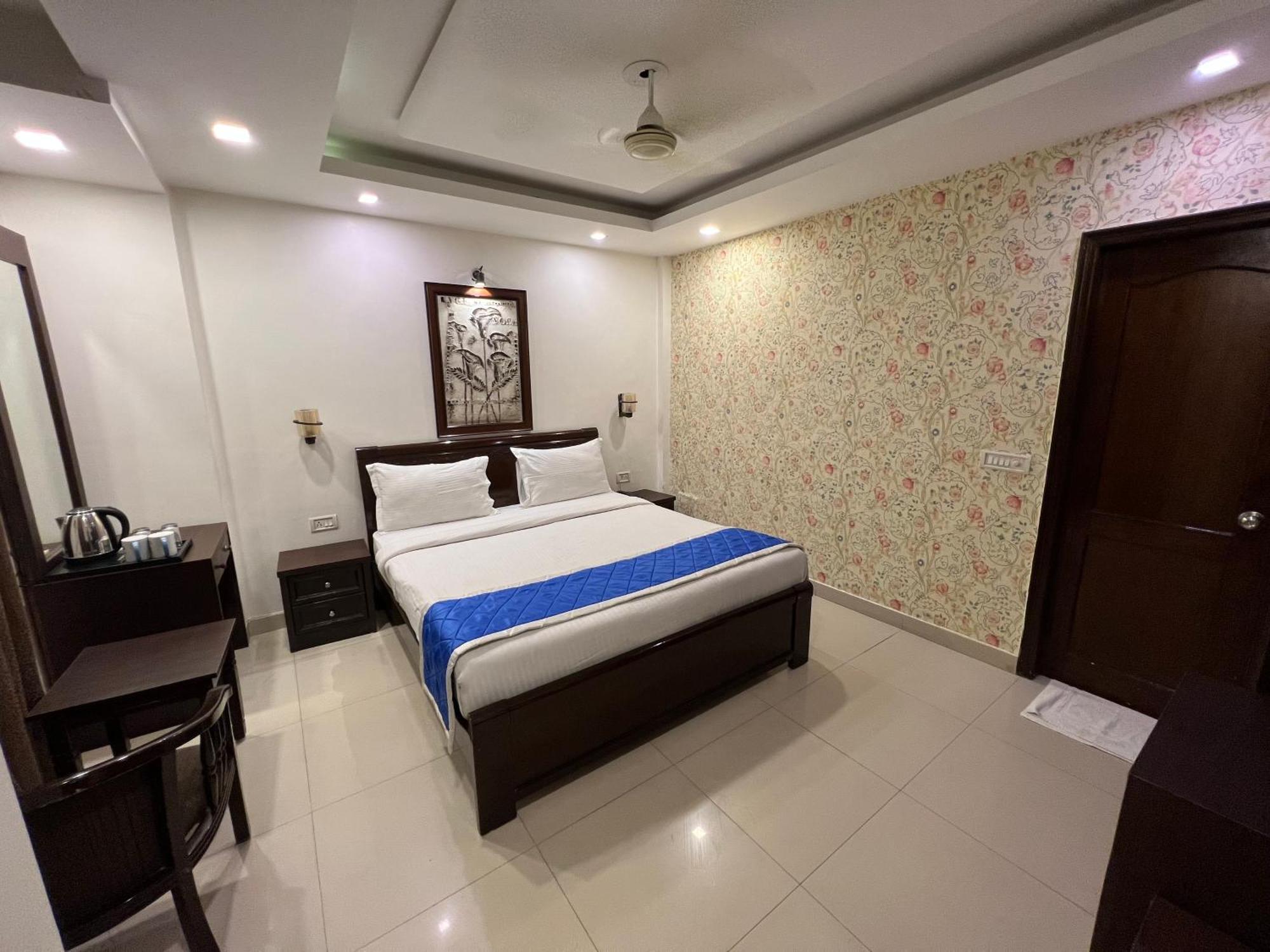 Nikko Blue - Boutique Hotel Gurgaon Exterior foto